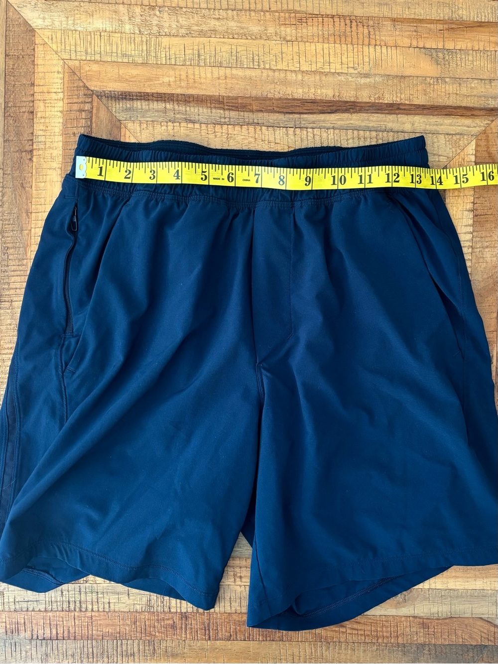 Men's M Navy Lululemon Pace Breaker Lined  Shorts 7”